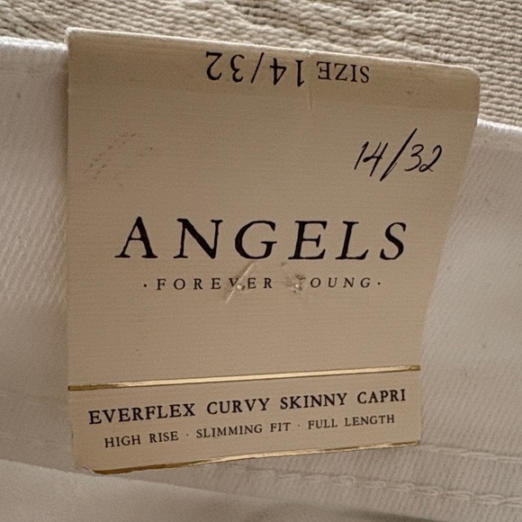 BNWT White Everflex Curvy Skinny Capri by ANGELS - Picture 6 of 10